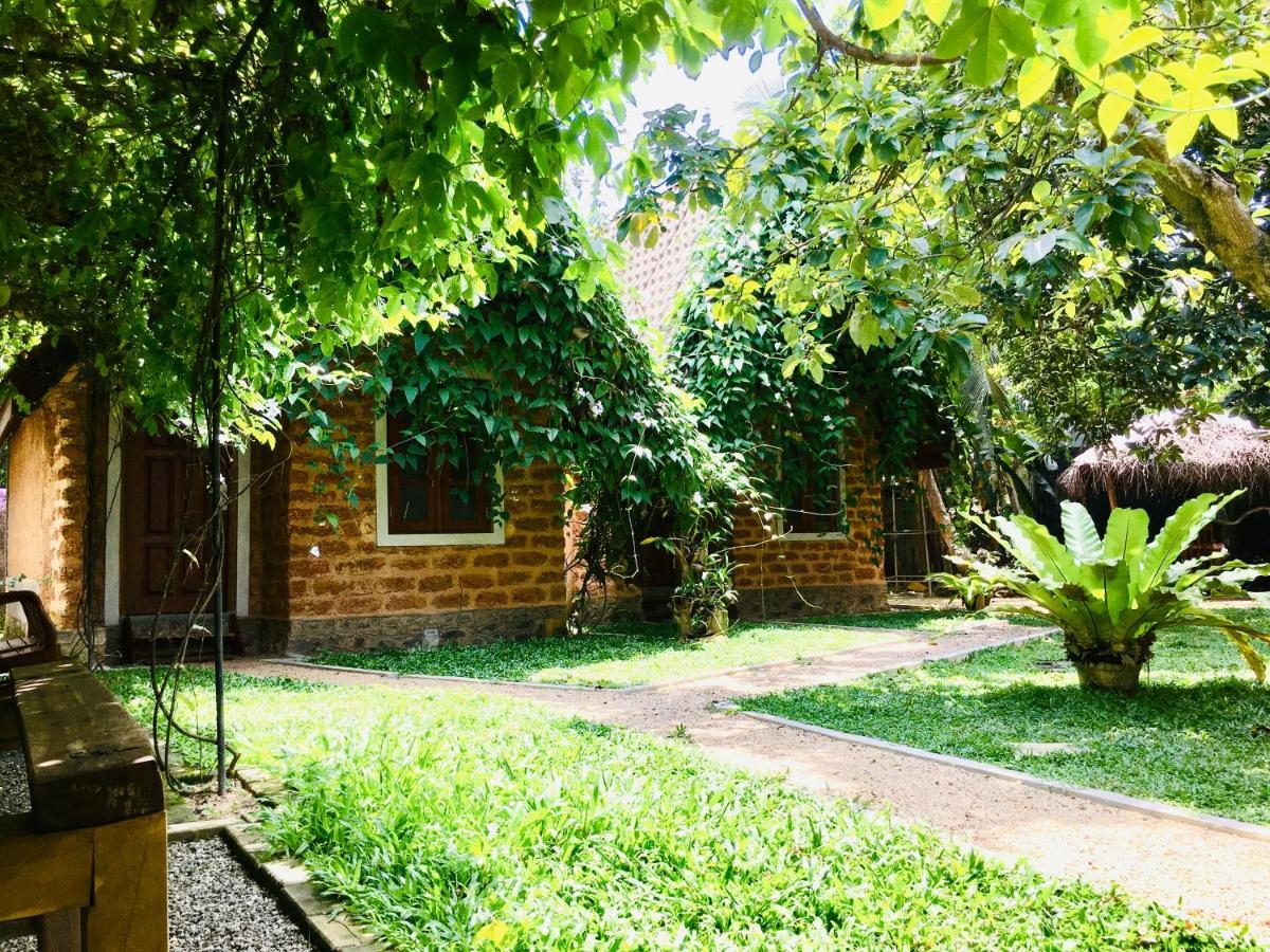 Sky View Cabin Unawatuna Exterior photo